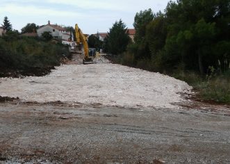 Asfaltirane nove prometnice u Blagdanićima i Vranićima, te nasipani makadamski putevi u Jasenovici i Stanciji Benuška