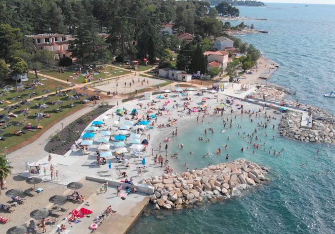 U četiri godine Poreč uredio sedam gradskih plaža, uskoro kreće uređenje plaže Špadići – Materada