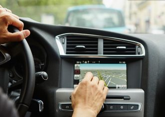 Ometaju li touchscreen zasloni vozače u vožnji ?
