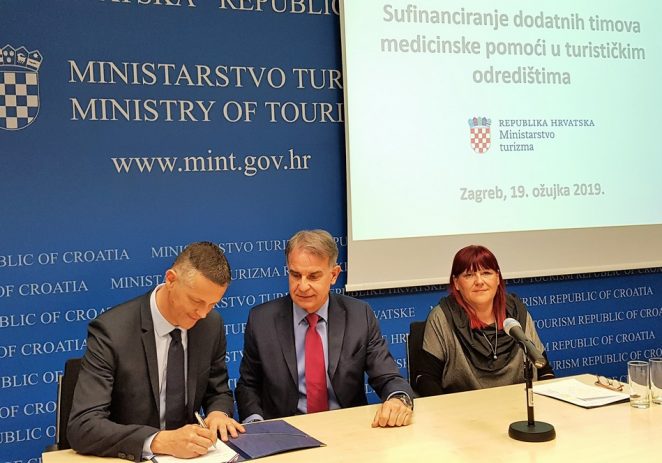 Potpisani Ugovori o sufinanciranju dodatnih timova medicinske pomoći u turističkim odredištima