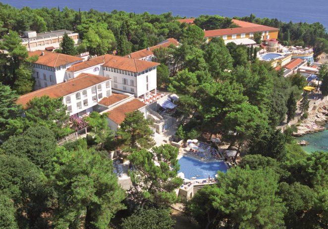 Valamar prvi u Hrvatskoj zaposlenicima osigurao smještaj u hotelu s bazenom