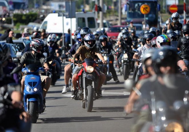 Prosvjed na Kaštelu i Plovaniji: 4000 bikera zatvara naplatne postaje, granične prijelaze i trajektne luke za vikend!