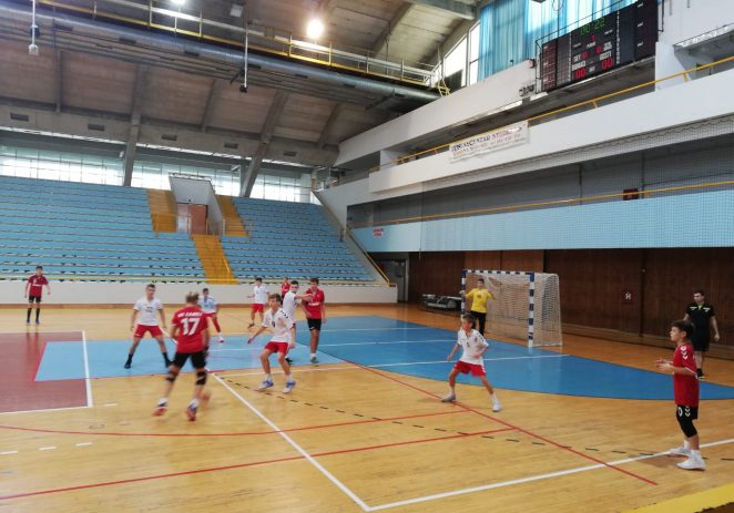 Druga ekipa Rukometnog kluba Poreč pobijedili Labinjane, dječaci A izgubili od Trsata i pobijedili Zamet, dječaci B pobijedili Rovinj