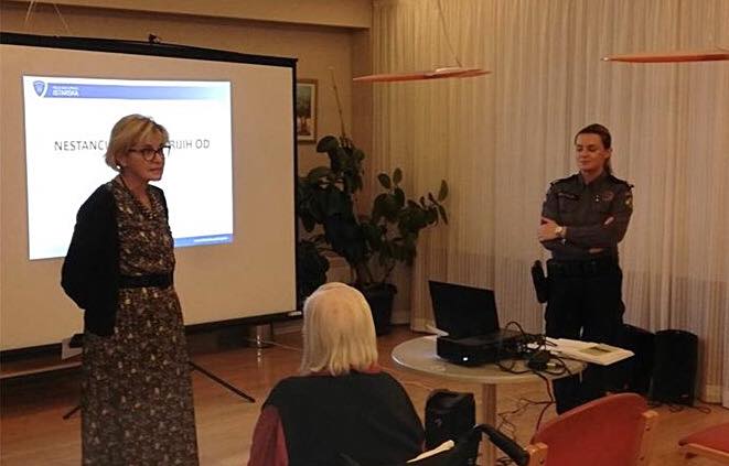 Policijska službenica Odjela prevencije Sanja Delač Fabris održala predavanje u porečkom Domu za starije o nestancima starijih osoba
