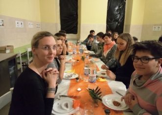 Večera u mraku učenika Osnovne škole Joakima Rakovca