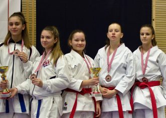 Juniorke Karate kluba Finida na Prvenstvu Hrvatske u katama osvojile brončanu medalju !