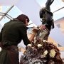 Klara Rabenseifner Miljević izrađuje haljinu od čokolade