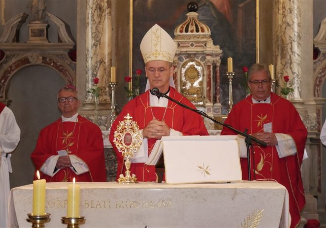 Središnje biskupijsko misno slavlje obilježavanja stote obljetnice rođenja bl. Miroslava Bulešića