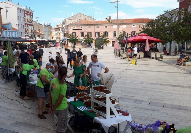 Danas je otvoren prvi ovogodišnji sajam istarskih poljoprivrednih proizvoda na Trgu slobode, održavati će se svaki četvrtak