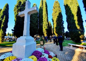 U Poreču vijenci i svijeće za Dan sjećanja na žrtve Domovinskog rata i Dan sjećanja na žrtvu Vukovara i Škabrnje