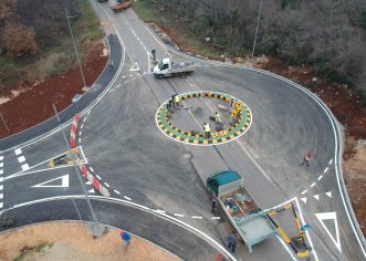Postavljen montažni rotor u poslovnoj zoni Facinka za bolju protočnost prometa između trgovačkih centara