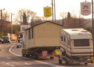 Iz Istre prema Banovini krenuo još jedan konvoj kamp-kućica