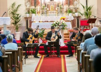 Tarska crkva sv. Martina već više od dva desetljeća ljeti ugošćuje vrhunske glazbenike na Koncertima klasične glazbe