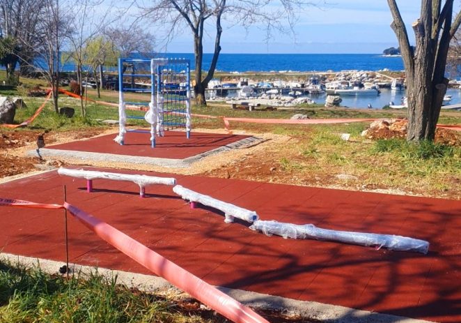 Uskoro novo igralište, previjalište i klupa za dojilje na plaži Materada-S. Martin