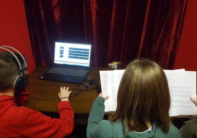 Učenici radijske skupine OŠ Poreč uspješno pripremili radijsku emisiju s kojom su se prijavili na LiDraNo – smotru literarnog, dramsko-scenskog i novinarskog stvaralaštva