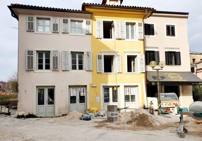 U starogradskoj jezgri u tijeku obnova nekoliko zgrada, uređenje heritage hotela, postavit će se i novi smjerokazi