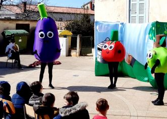 Projekt „Domaće od malih nogu“ u vrtićima i školama Poreča potiče najmlađe na konzumaciju domaćeg voća i povrća