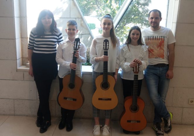 Učenici gitare Umjetničke škole Poreč osvojili nagrade na 59. županijskom natjecanju učenika i studenata glazbe i plesa – solisti