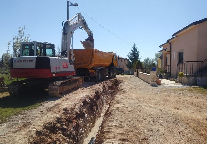 Gradi se kanalizacijska mreža u naselju Mičetići