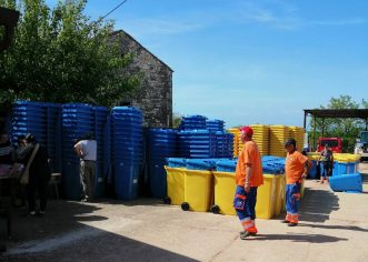 Podjela spremnika za odvojeno sakupljanje otpada u Općini Vrsar i Funtana