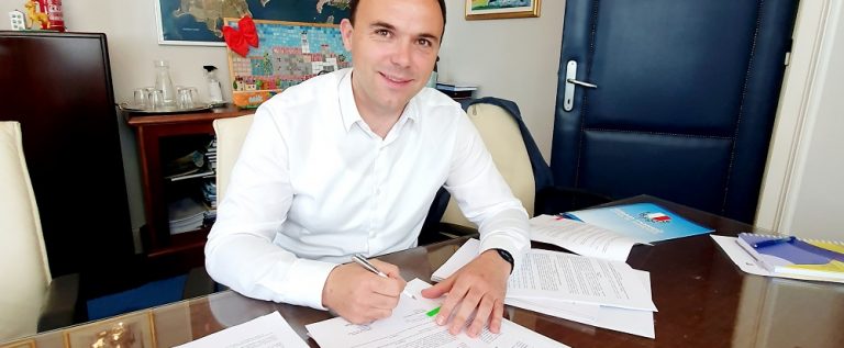 Loris Peršurić potpisivanje