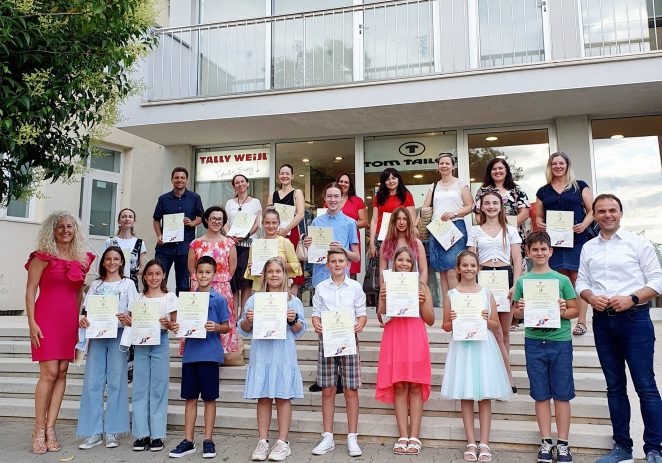 Gradonačelnik Peršurić održao prijem za nagrađene učenike Umjetničke škole Poreč
