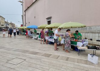 Danas otvoren prvi od tjednih sajmova istarskih poljoprivrednih proizvoda na Trgu slobode, održavat će se svaki četvrtak