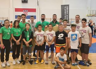 Odličan nastup mladih hrvača Poreča na međunarodnom turniru “Zadar Open”