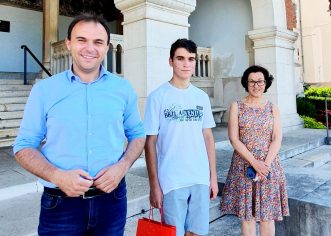 Bruno Brščić, najbolji učenik pazinske Gimnazije i strukovne škole Jurja Dobrile putuje na svjetsko natjecanje mladih fizičara u Gruziju, Grad će pokriti troškove