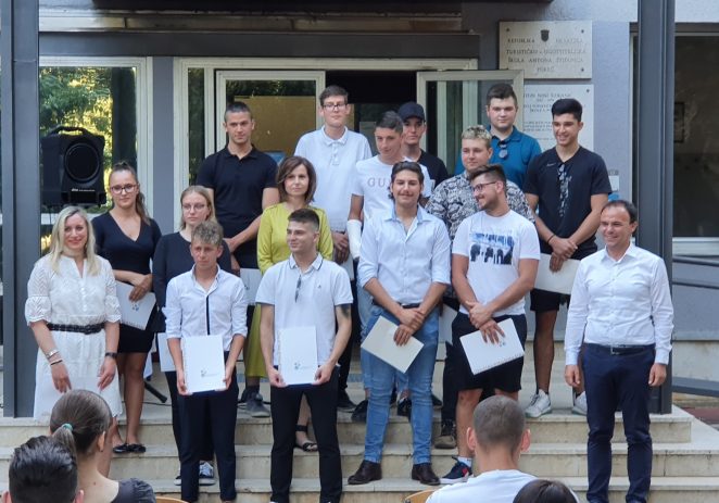 Turističko-ugostiteljska škola Antona Štifanića promovirala svoje maturante