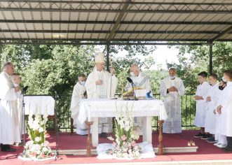 Nadbiskup Kutleša o svetkovini Velike Gospe na Božjem Polju