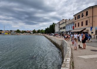 U Istri dnevno 285.000 gostiju. U Poreču od 1. do 15.8. realizirano 64.000 turističkih dolazaka