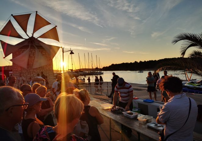 Festival tradicije i zabave ponovno je oživio medulinsku rivu ispred vjetrenjače kroz Malin Fest 2021.
