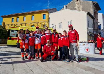 Nastavni zavod za hitnu medicinu Istarske županije i društvo Crvenog križa Istarske županije prigodnom su radionicom obilježili Svjetski dan oživljavanja