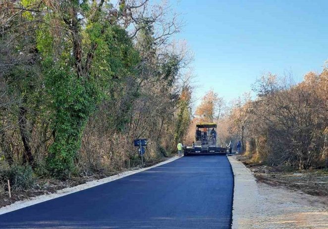 Nakon radova na infrastrukturi postavljen novi asfalt na prometnici Vežnaveri – Kosinožići