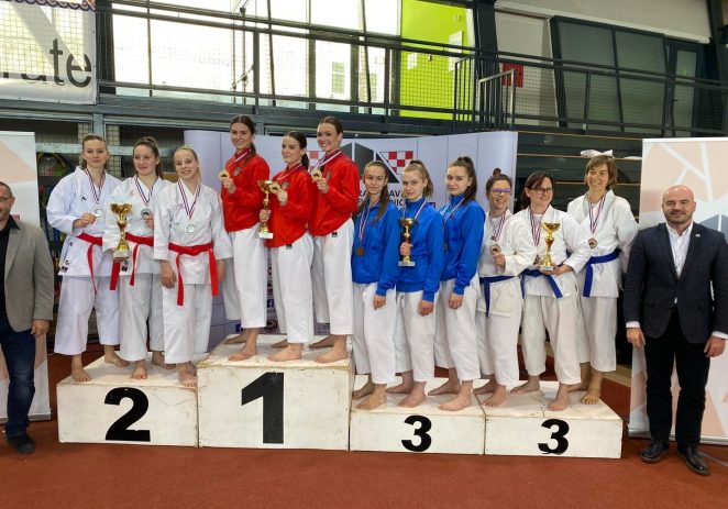 Flavia Paliaga iz karate kluba Finida Poreč je seniorska viceprvakinja (ekipno) u katama
