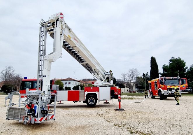 Nabavljena vatrogasna platforma za gašenje požara i spašavanje života s velikih visina