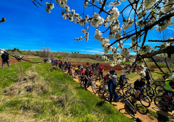 Na Trećoj MTB rekreativnoj proljetnoj biciklijadi Parenzana  odlično se zabavilo čak 256 sudionika