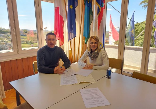 Općina Kaštelir-Labinci potpisala ugovor sa Zdravim gradom Poreč za logopeda i ostale zdravstvene usluge