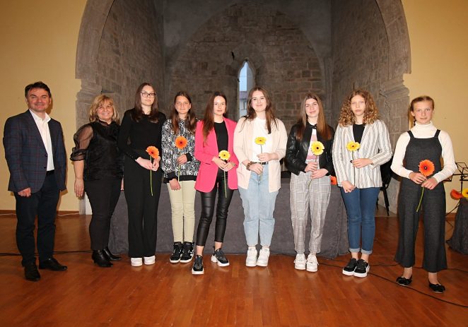 Dodijeljene nagrade Laurus nobilis za učenike osnovnih i srednjih škola Poreštine