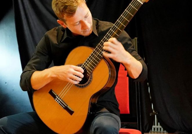 Učitelj Umjetničke škole Poreč Sanel Jusić sudjelovao u finalu natjecanja Guitar Art Festival u Beogradu