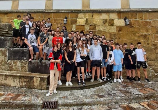 Učenici osmih razreda Osnovne škole Poreč boravili su u 7. i 8. lipnja u Hrvatskom zagorju na terenskoj nastavi