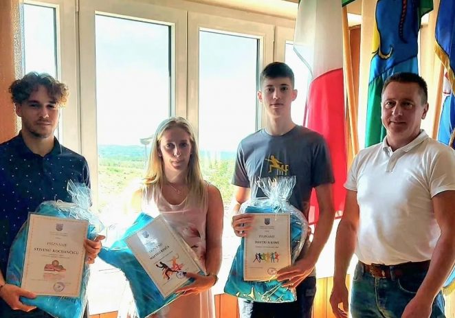 Načelnik Općine Kaštelir-Labinci ugostio neke od mladih mještana koji su se u području sporta i kulture istaknuli postignutim rezultatima