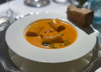 Bobo Cerea, chef s tri prave Michelinove zvjezdice, jučer je u Spinnakeru pokazao kako se kuha savršena domaća tjestenina s rajčicom