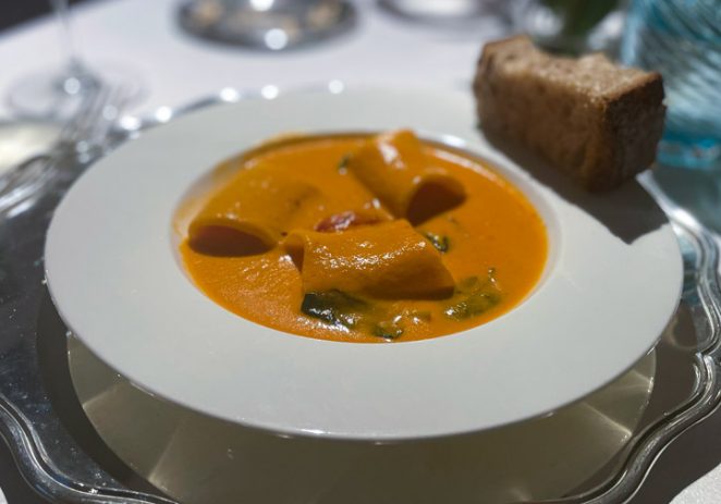 Bobo Cerea, chef s tri prave Michelinove zvjezdice, jučer je u Spinnakeru pokazao kako se kuha savršena domaća tjestenina s rajčicom