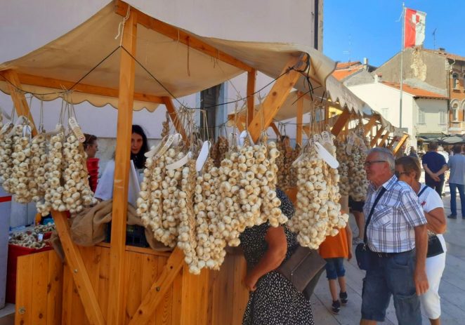 U subotu i nedjelju na Trgu slobode 3. izdanje Festivala istarskog češnjaka  – prodaja domaćeg češnjaka i dodjela IQ oznaka