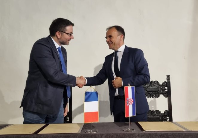 Potpisan Sporazum o suradnji i prijateljstvu između Poreča i francuskog grada Noisiela