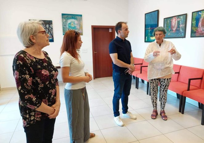 U Galiji otvorena humanitarna izložba Istre Lazarić Toner u organizaciji Udruge SOS Šape Poreč