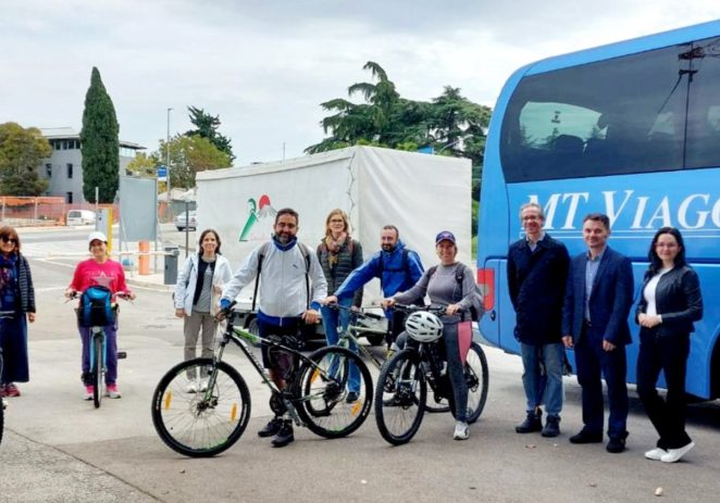 Za vrijeme ovogodišnje sezone besplatnu autobusnu vezu između Trsta i Poreča za bicikliste rekreativce koristilo više od 1000 putnika