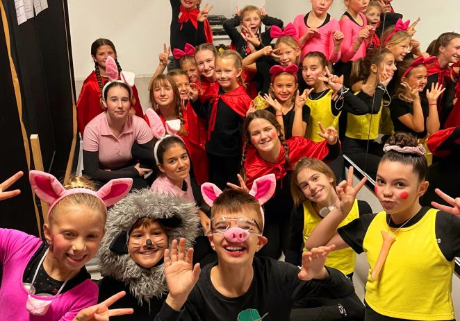 Porečki ONSTAGE studio uspješno zaključio svoj prvi workshop: Tridesetak djece i mladih glumilo, pjevalo i plesalo u dvije predstave